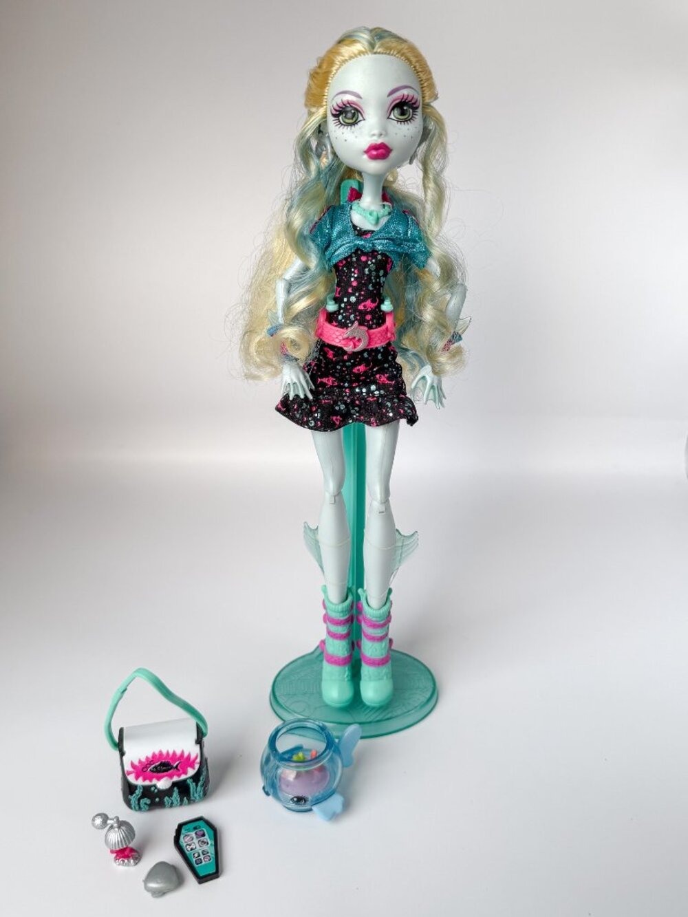 Monster High Lagoona Blue Ghouls Night Out Doll Complete w/ Purse